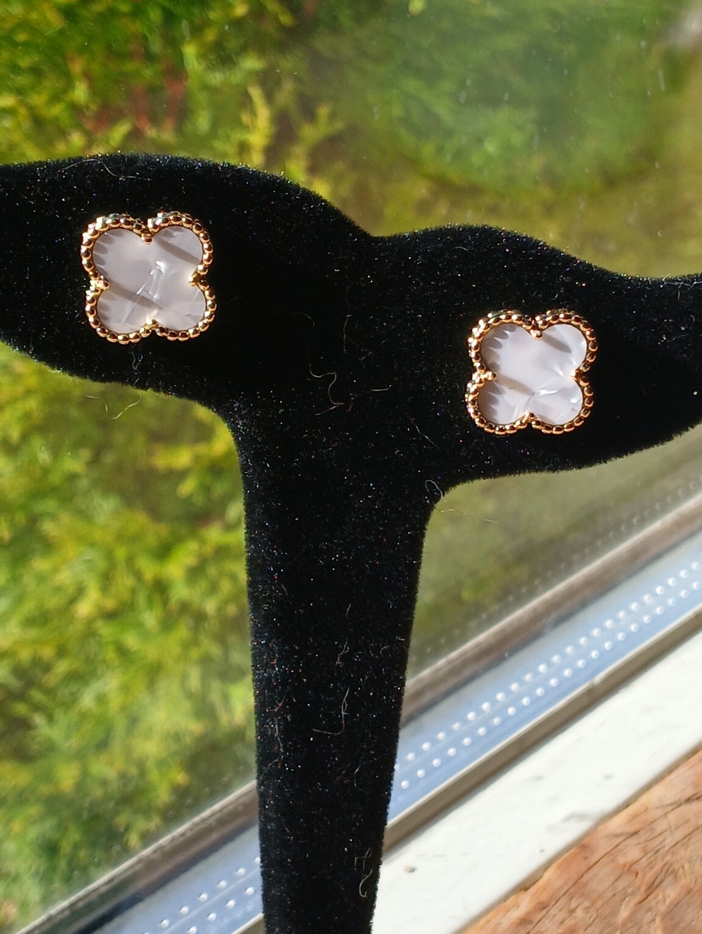 Most Excellent 18 K Gold Filled Mother Of Pearl Clover Style Post Back Earrings